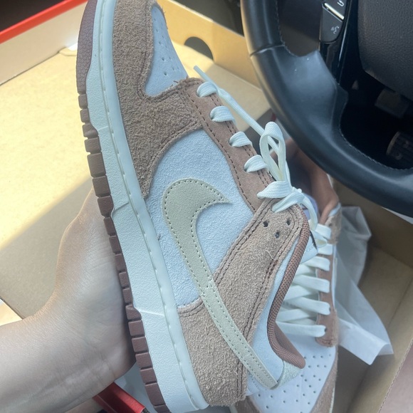 BRAND NEW DUNKS “CURRY” - Picture 3 of 3